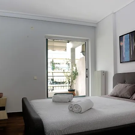 Charming Near Center Apartment *
